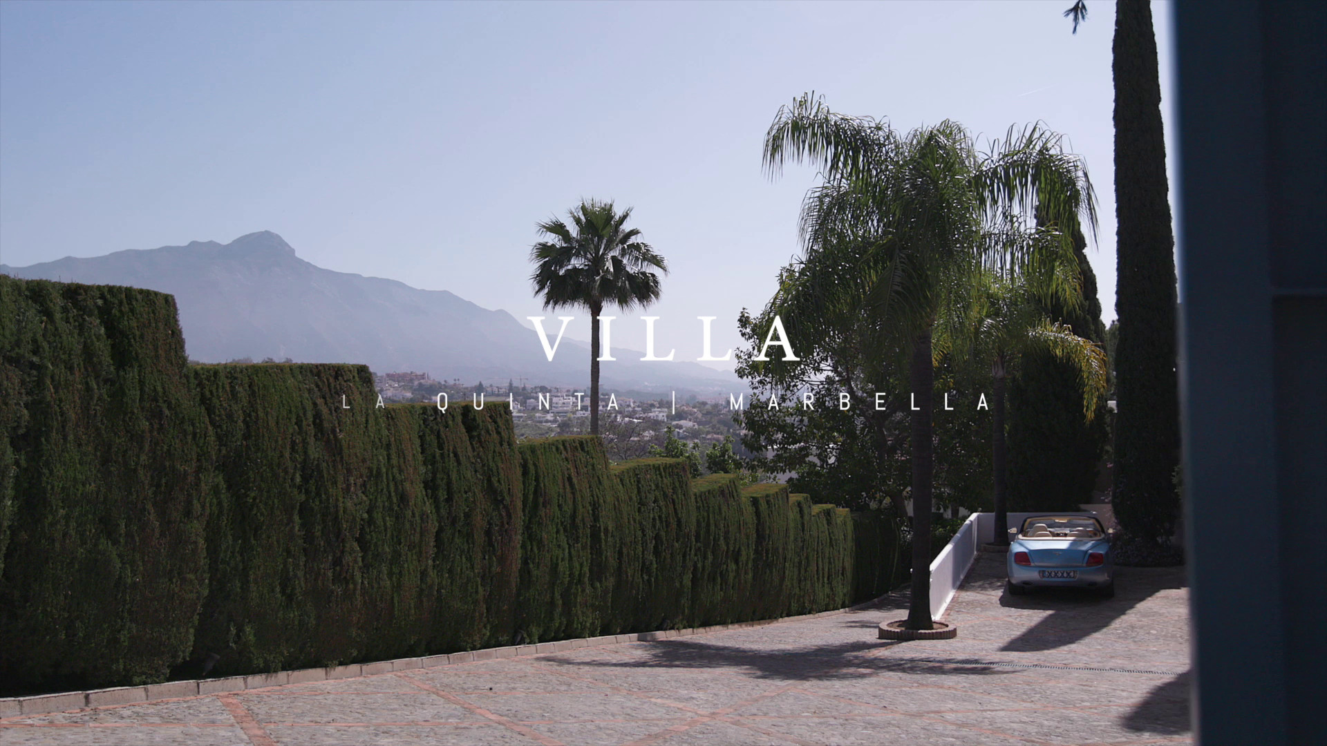 Preview image for the video "Impressive luxury villa in the heart of La Quinta".