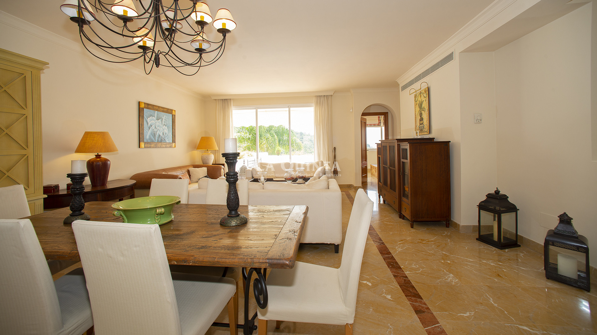 Salon/Living room