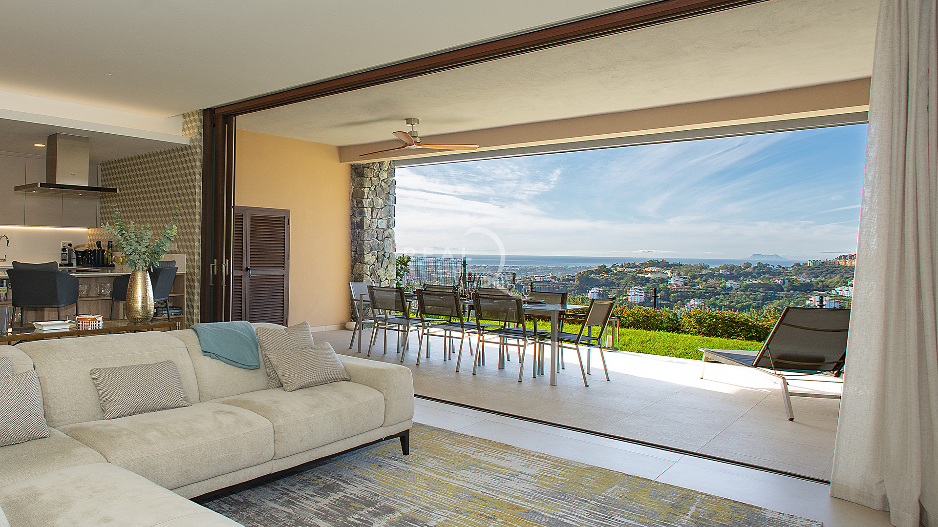 Spacious Living room