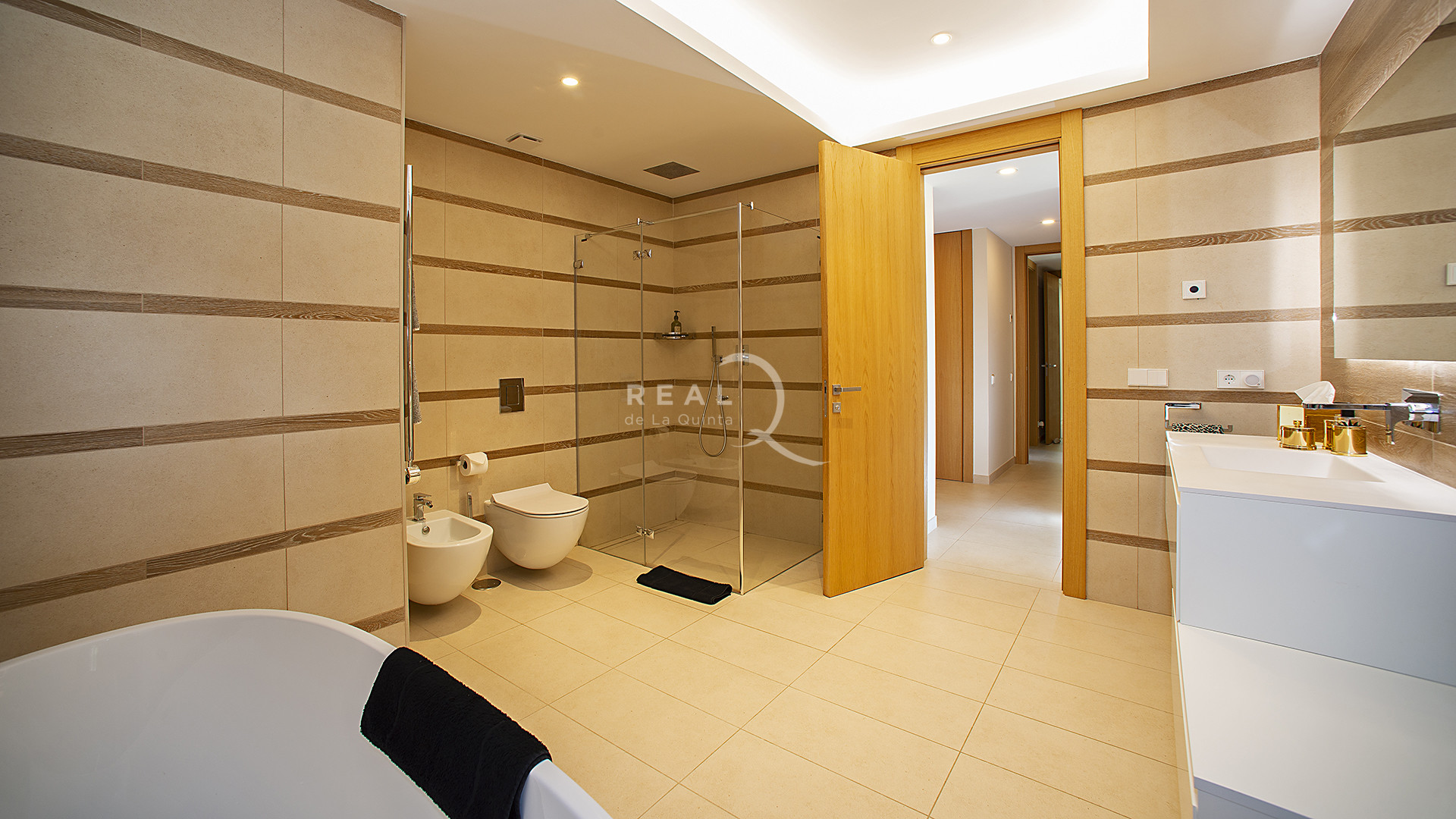 Ensuite bathroom