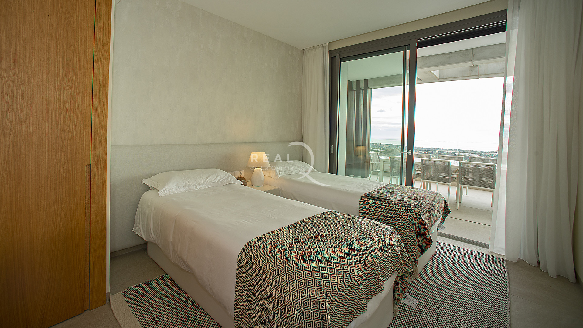 Guest Bedroom with Twin