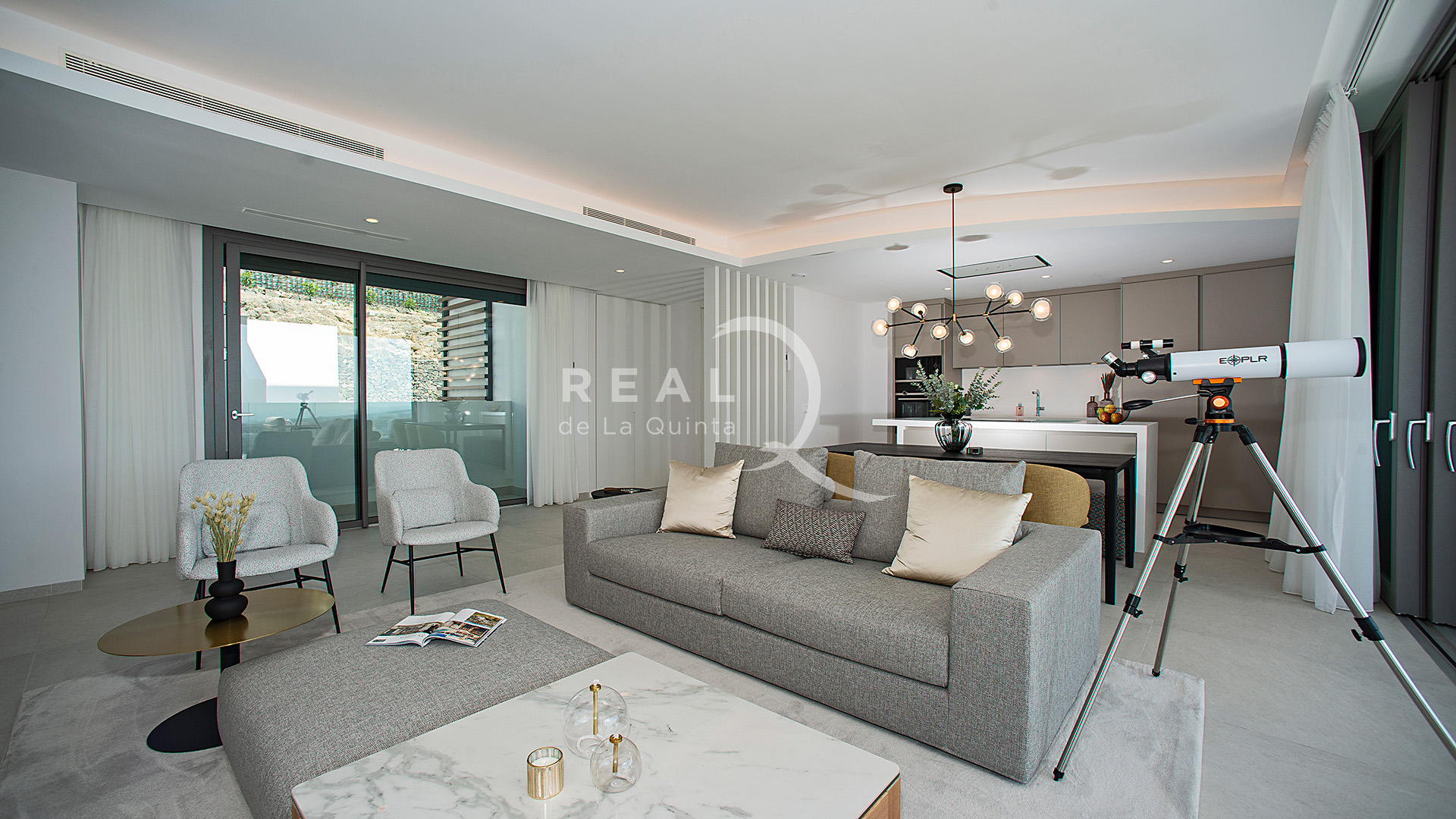 Spacious living room