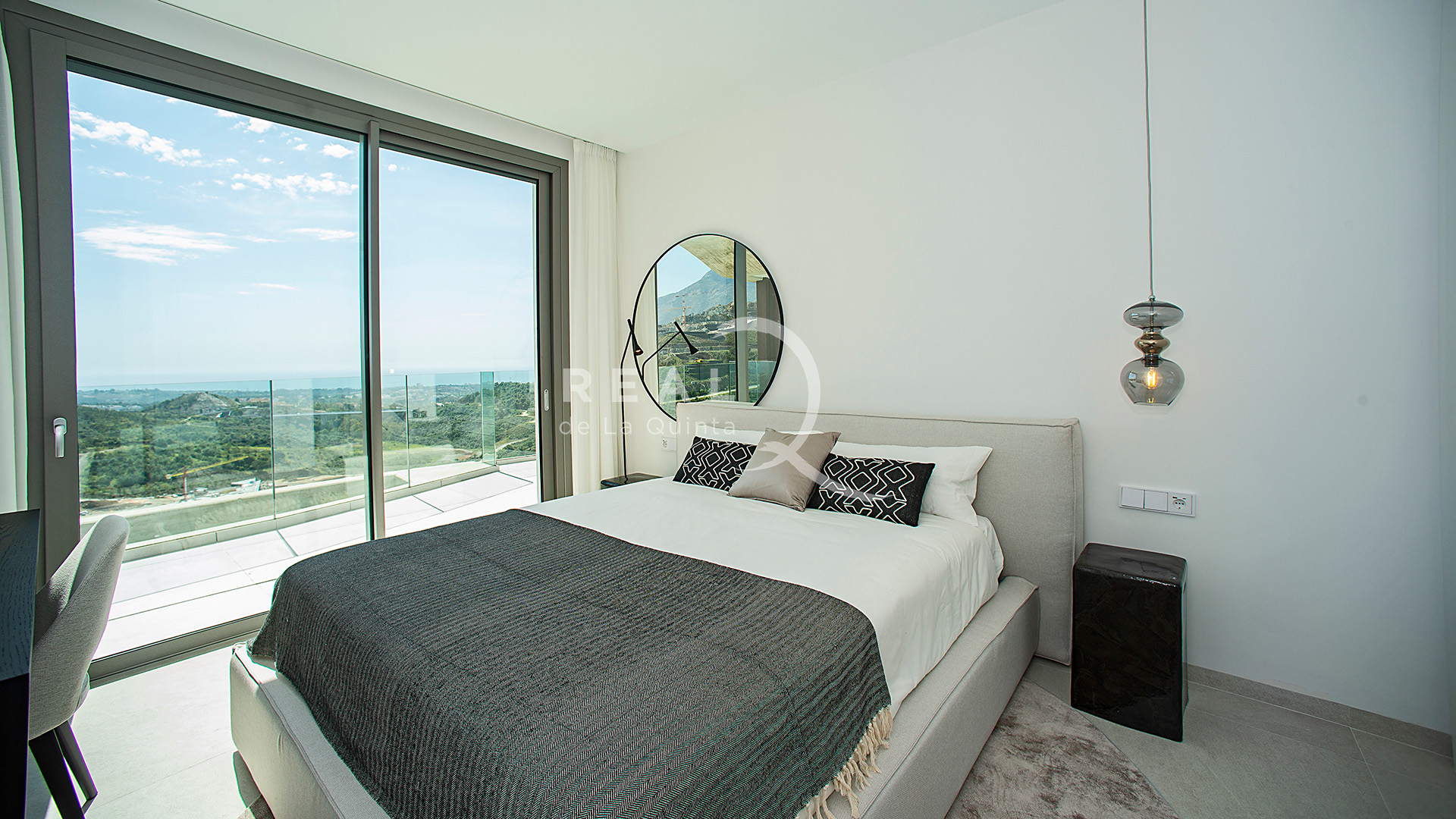 Main bedroom 