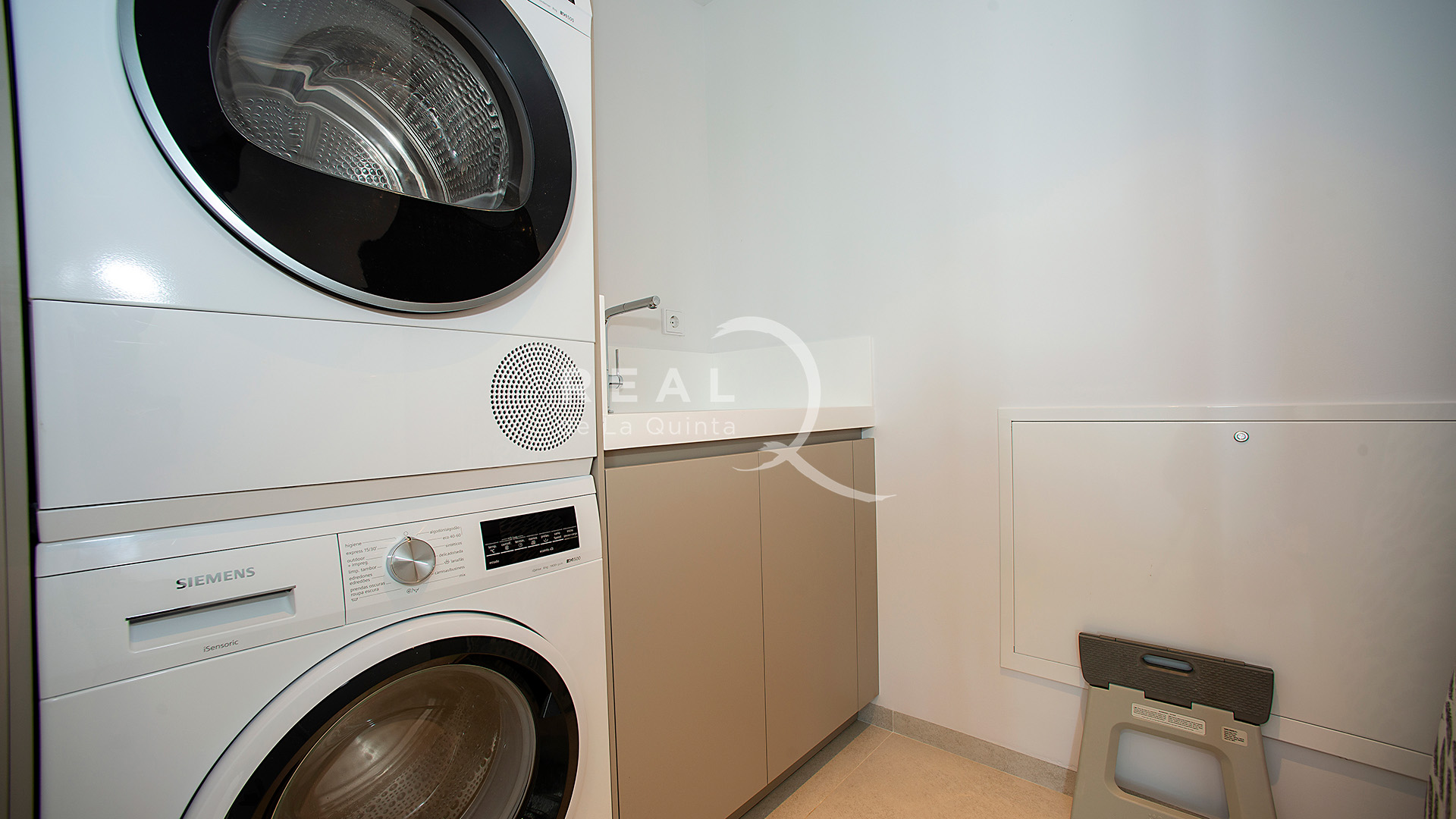 Washing room