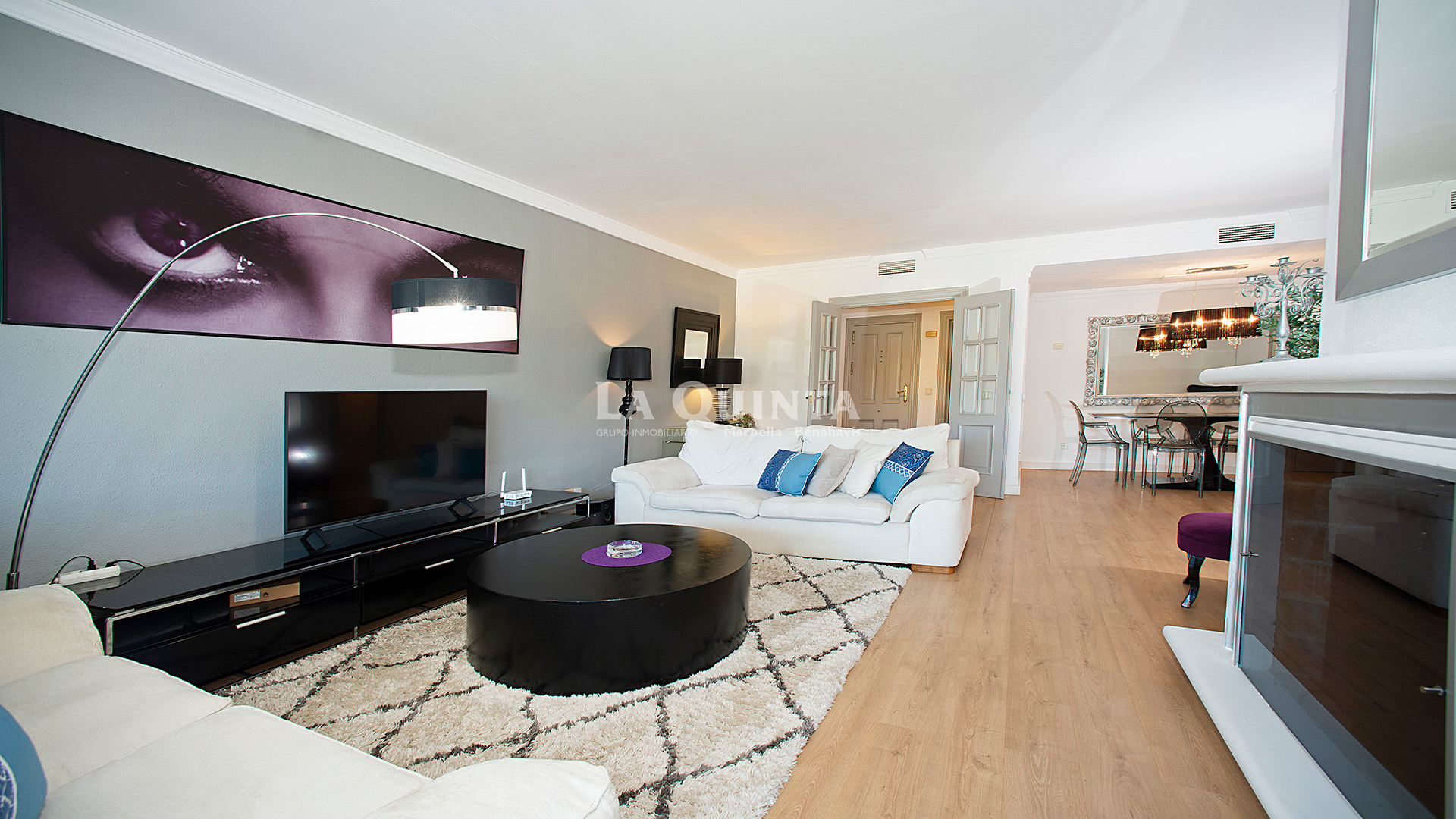 Spacious living room
