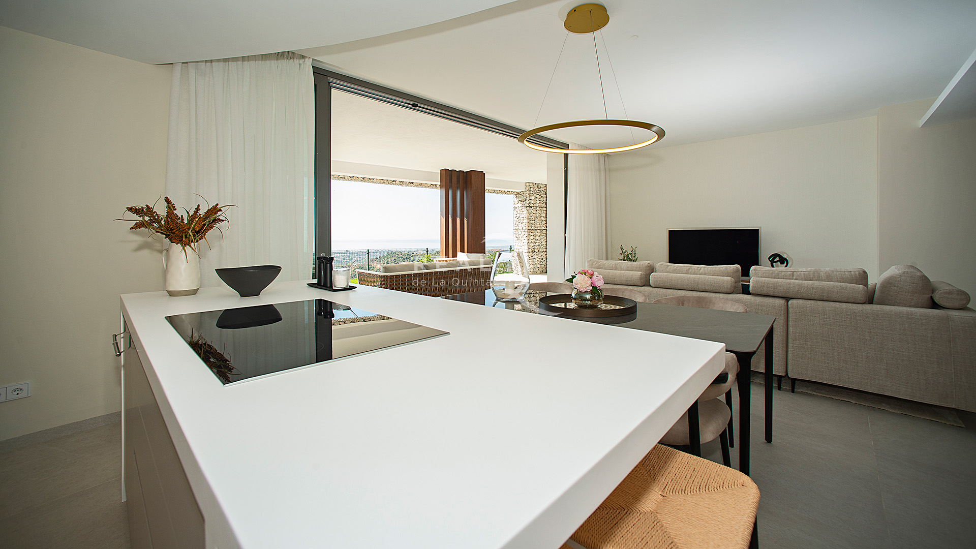 Spacious living room