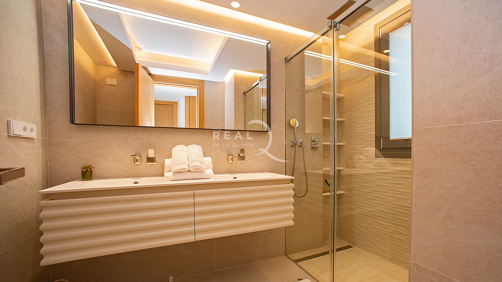 Ensuite bathroom