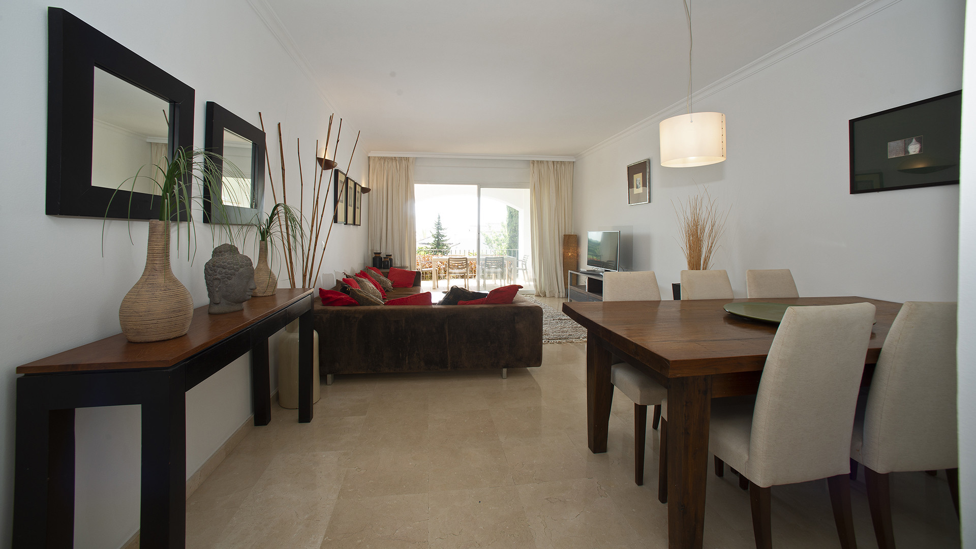 to La Quinta, Marbella La Quinta Real Estate Group