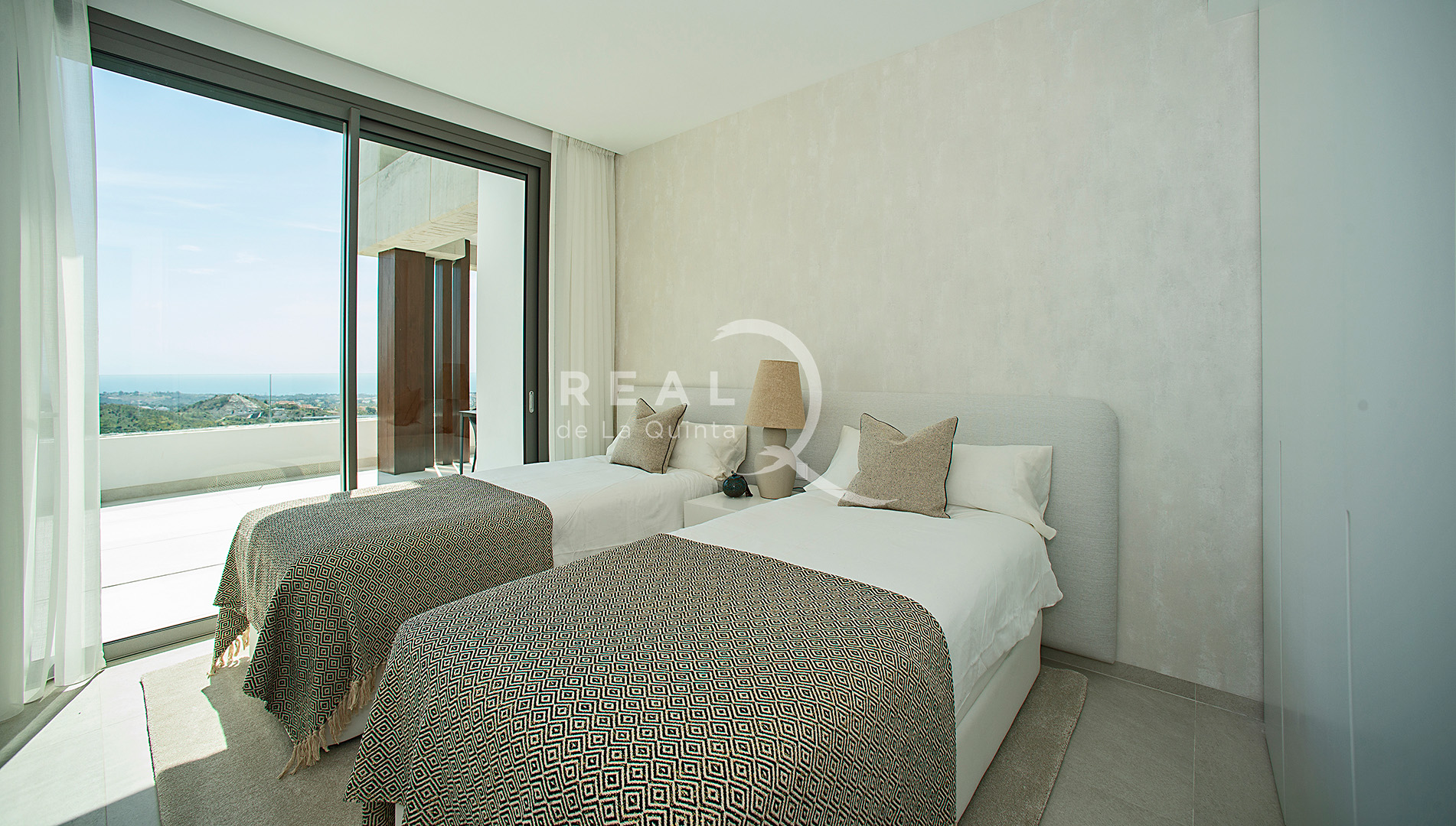 Guest bedroom