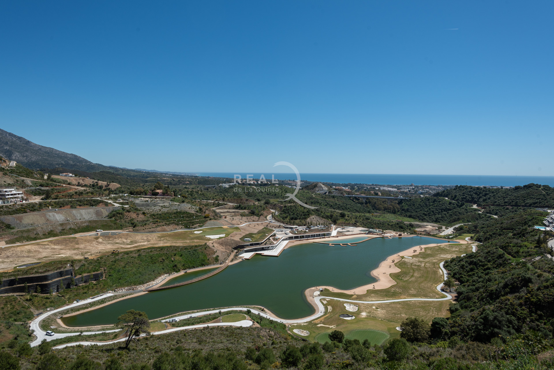 Quercus Real de La Quinta Community swimming pool