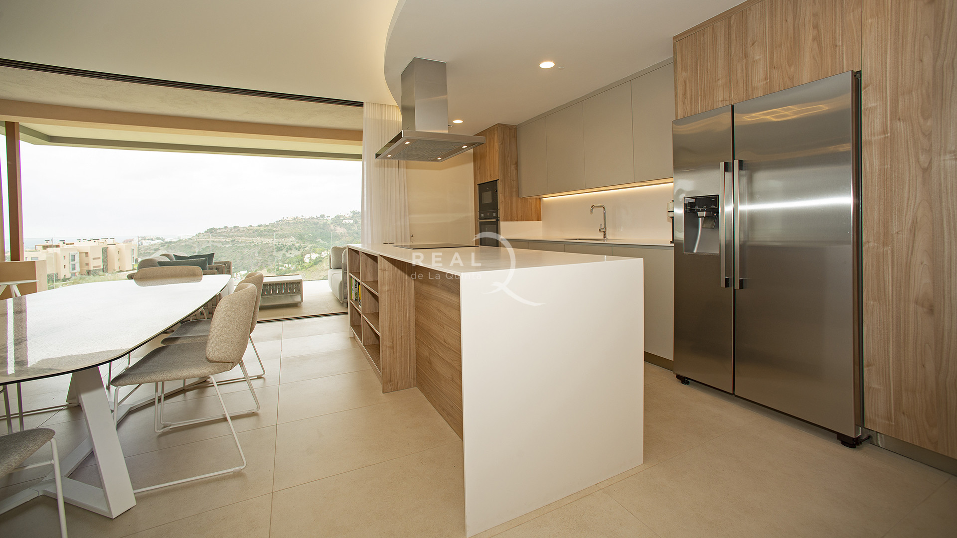 kitchen fully fitted