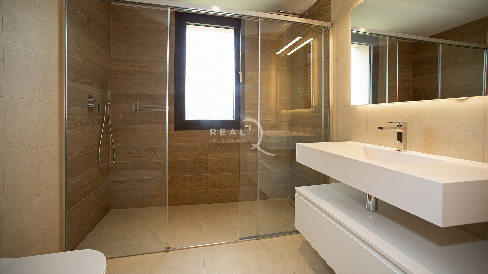 2nd bathroom