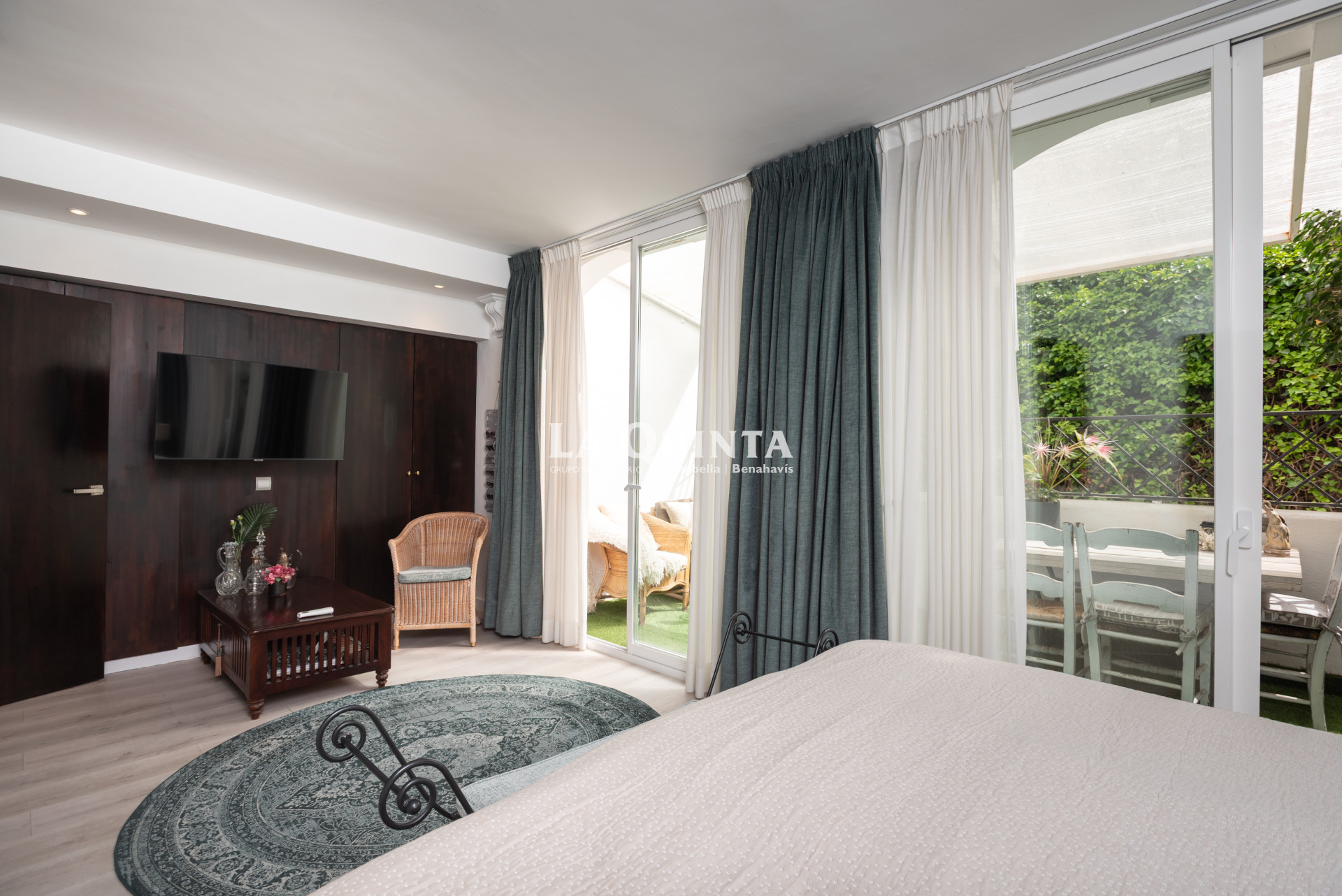 master bedroom with terrace, walking closet and renovated bathroom ensuite