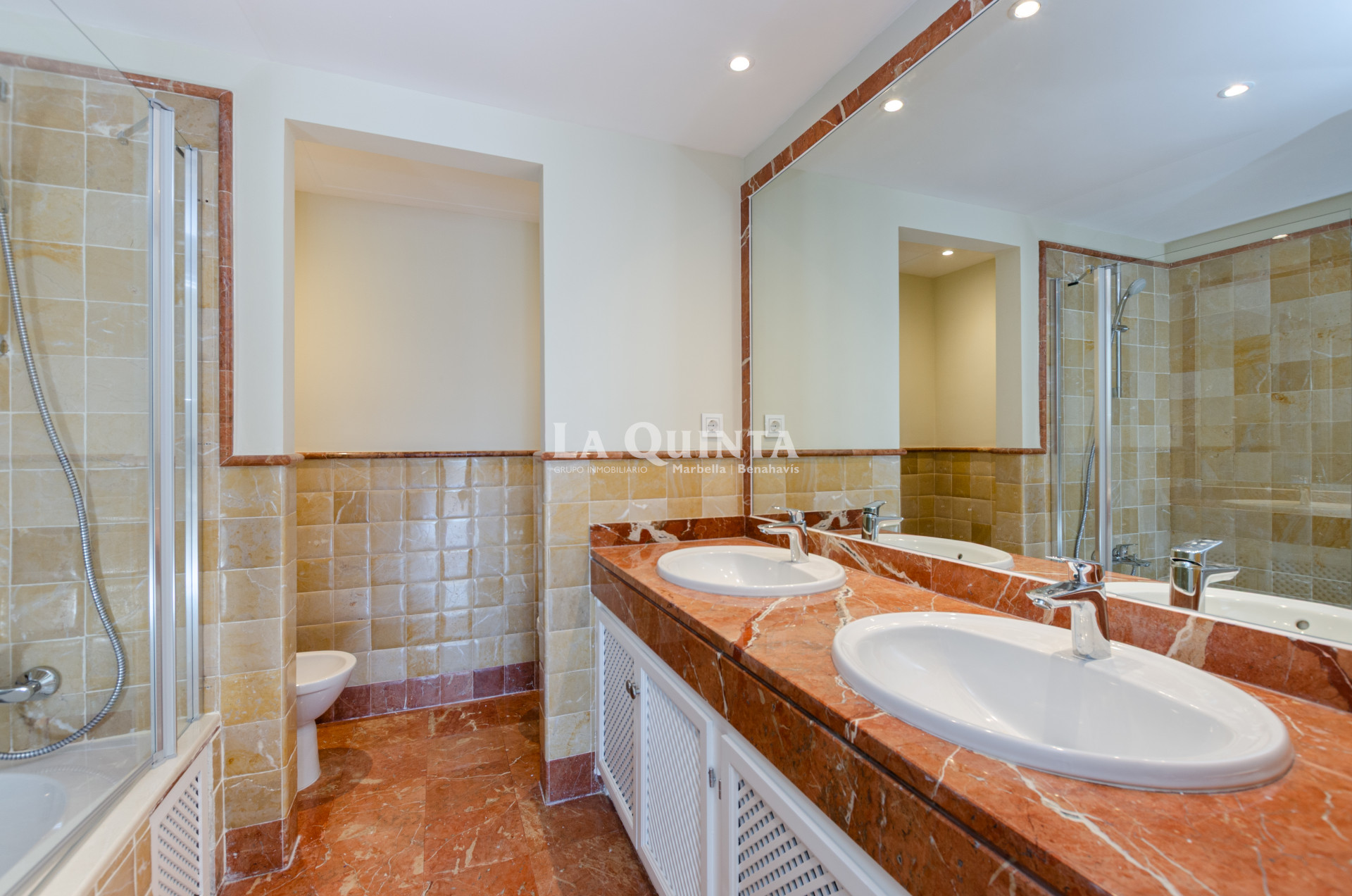 bathroom ensuite